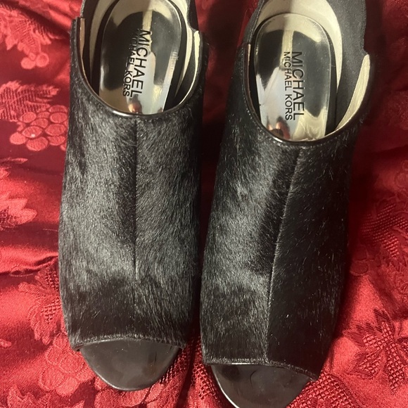 Michael Kors size 7.5 - Picture 3 of 4